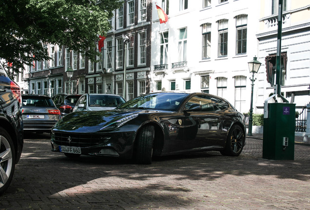 Ferrari FF