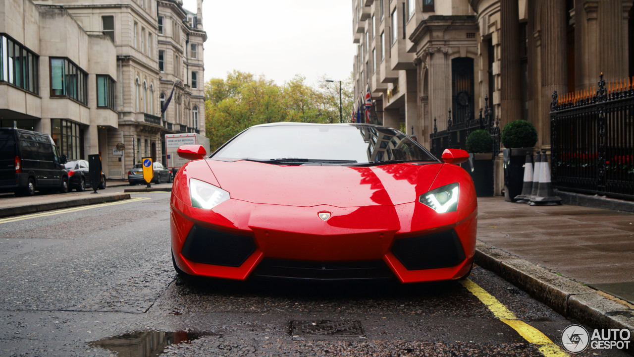 Lamborghini Aventador LP700-4 Roadster