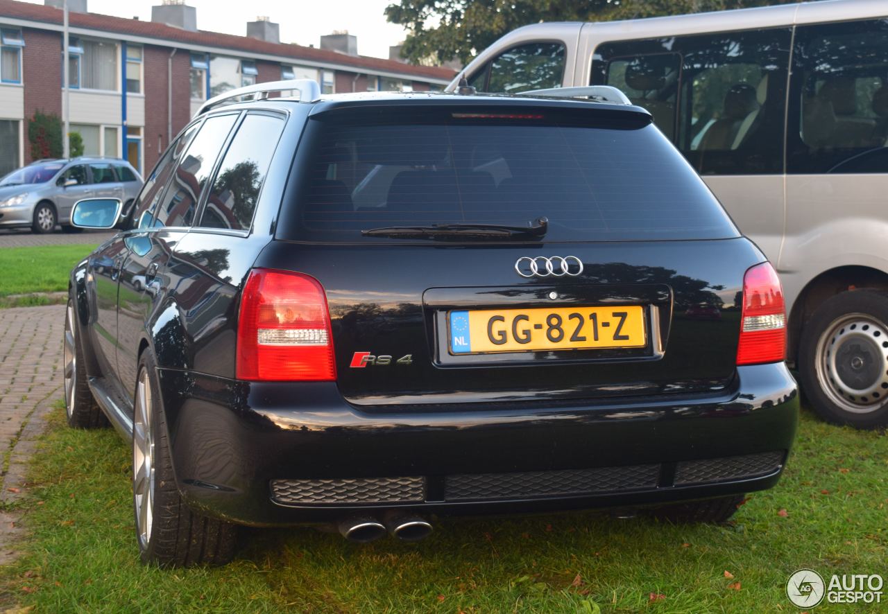 Audi RS4 Avant B5