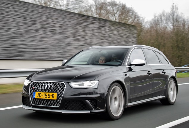 Audi RS4 Avant B8