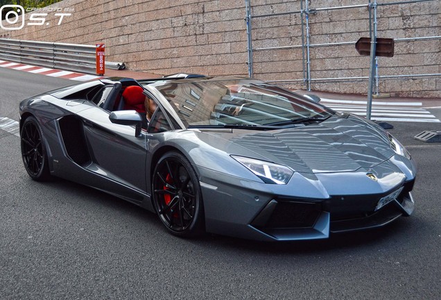 Lamborghini Aventador LP700-4 Roadster