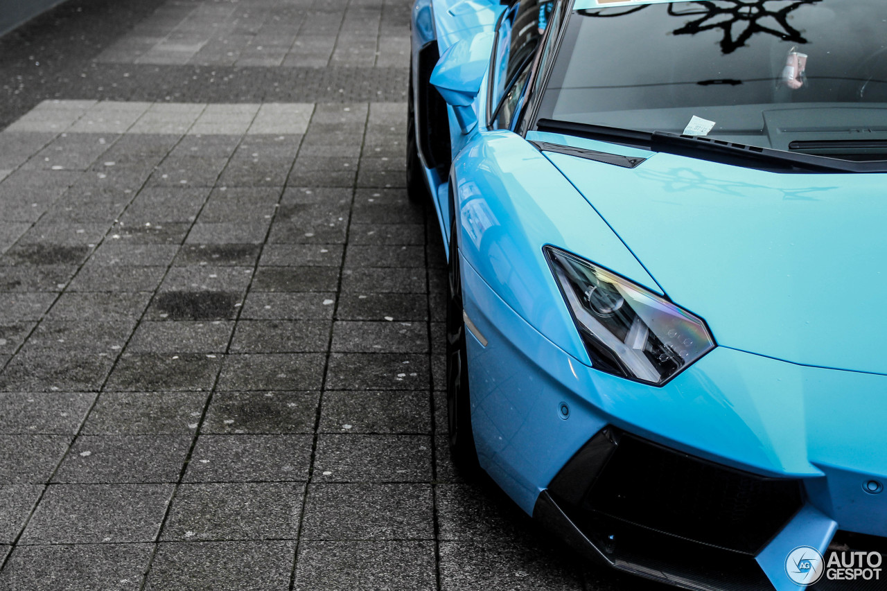 Lamborghini Aventador LP700-4 Roadster