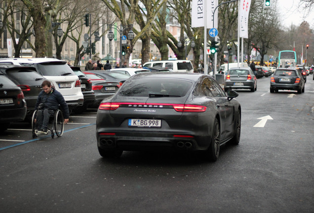 Porsche 971 Panamera Turbo