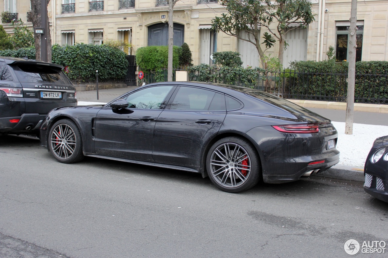 Porsche 971 Panamera Turbo