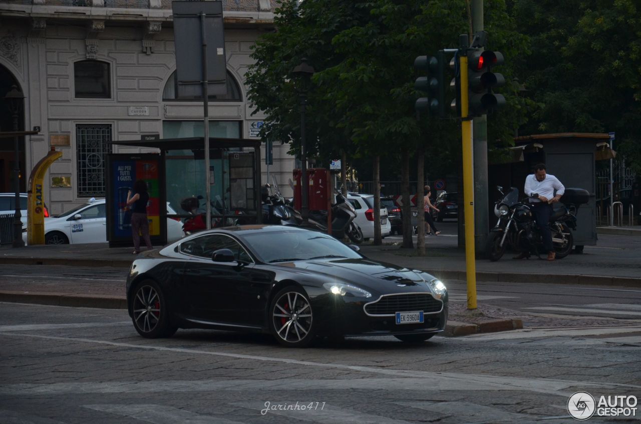 Aston Martin V8 Vantage S