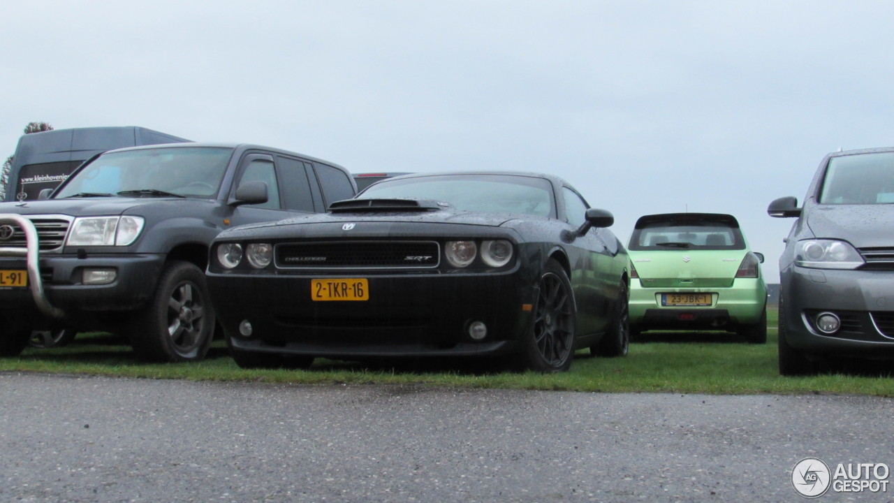 Dodge Challenger SRT-8