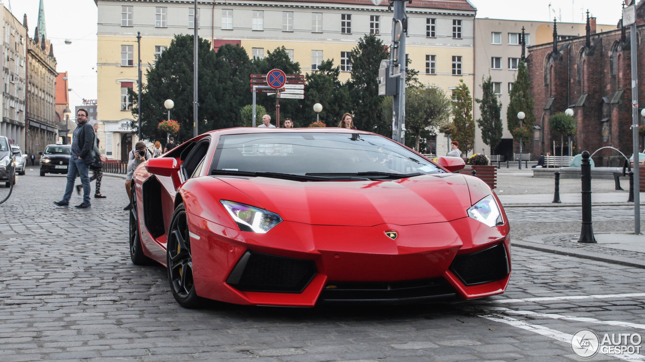 Lamborghini Aventador LP700-4