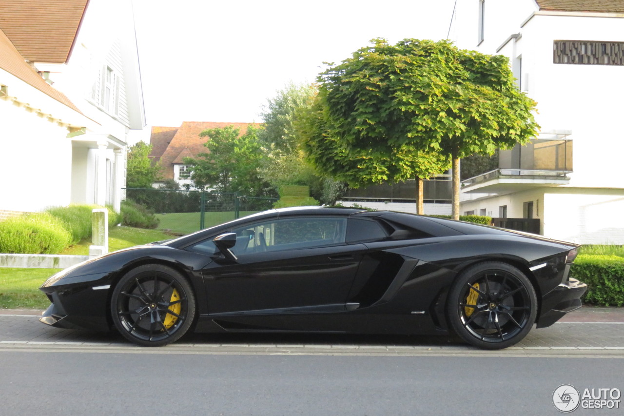 Lamborghini Aventador LP700-4 Roadster