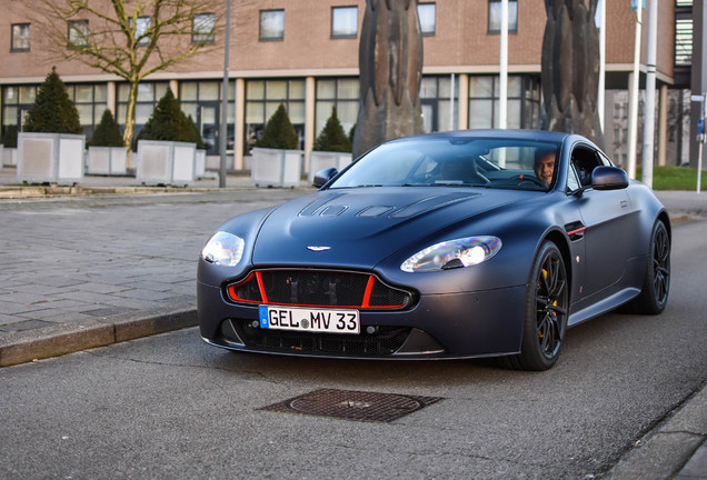 Aston Martin V12 Vantage S Red Bull Racing Edition