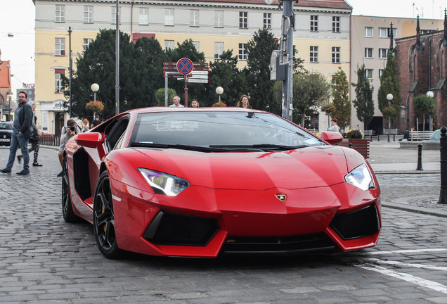 Lamborghini Aventador LP700-4