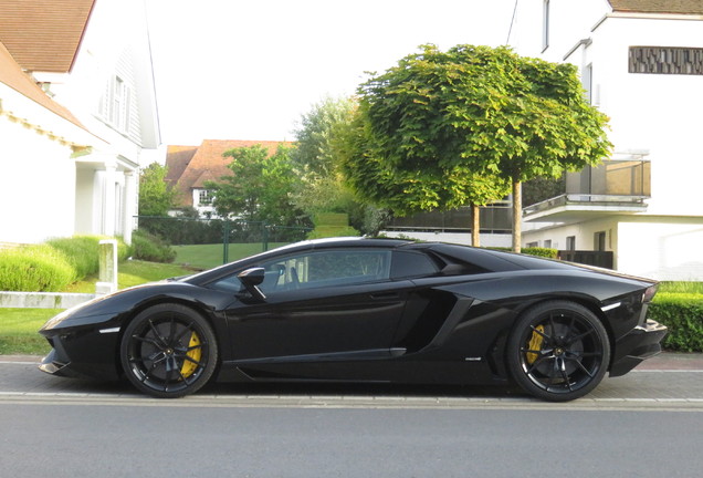 Lamborghini Aventador LP700-4 Roadster