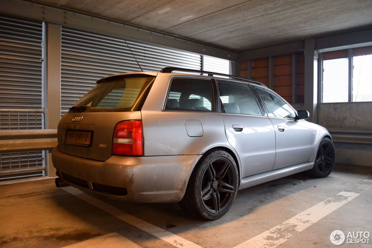 Audi RS4 Avant B5