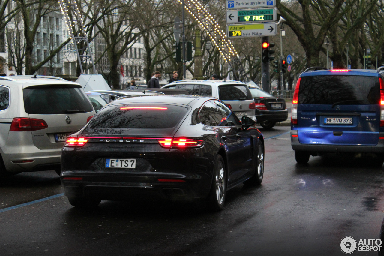 Porsche 971 Panamera Turbo