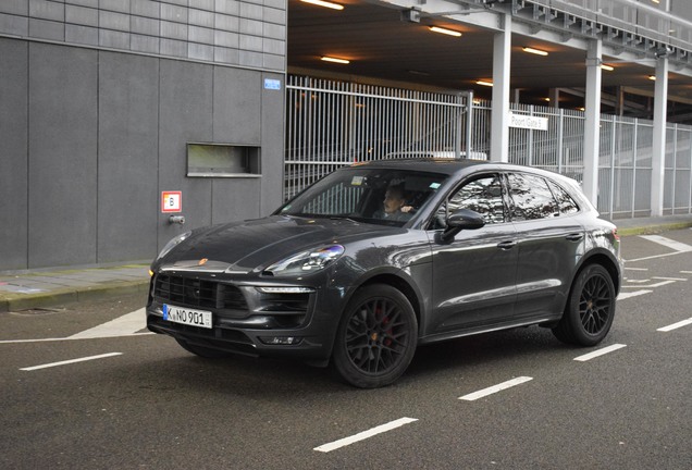 Porsche 95B Macan GTS