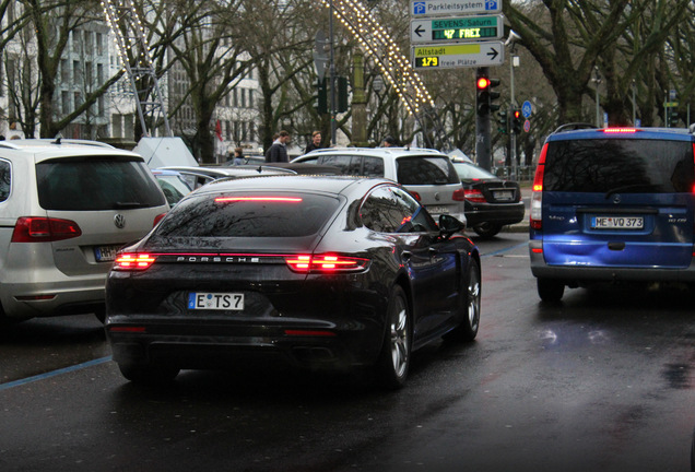 Porsche 971 Panamera Turbo