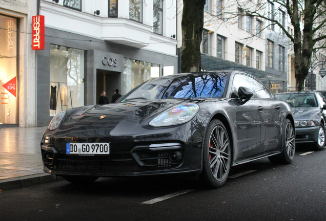 Porsche 971 Panamera Turbo