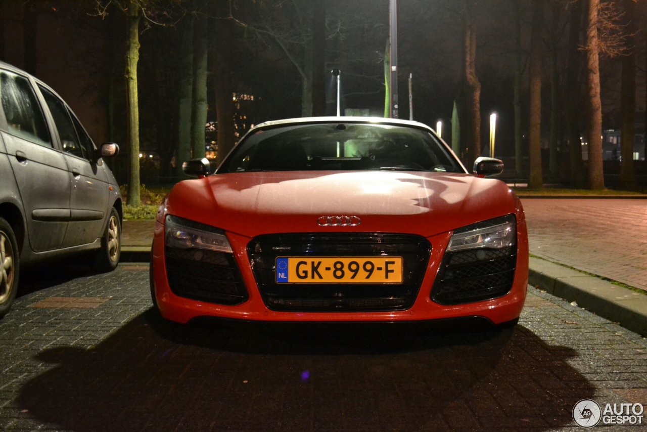 Audi R8 V10 Spyder 2013