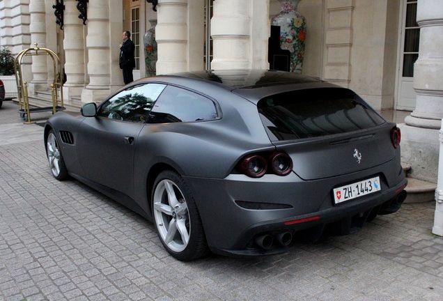 Ferrari GTC4Lusso