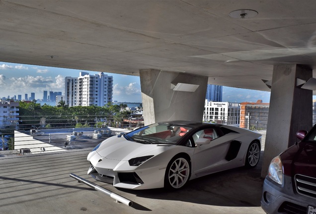 Lamborghini Aventador LP700-4 Roadster