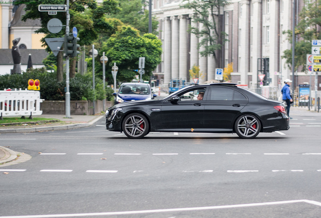 Mercedes-AMG E 63 S W213