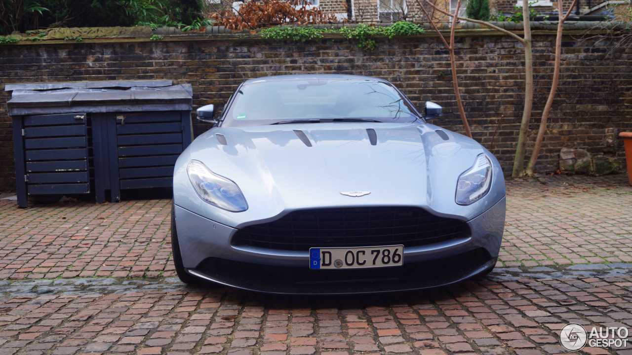 Aston Martin DB11