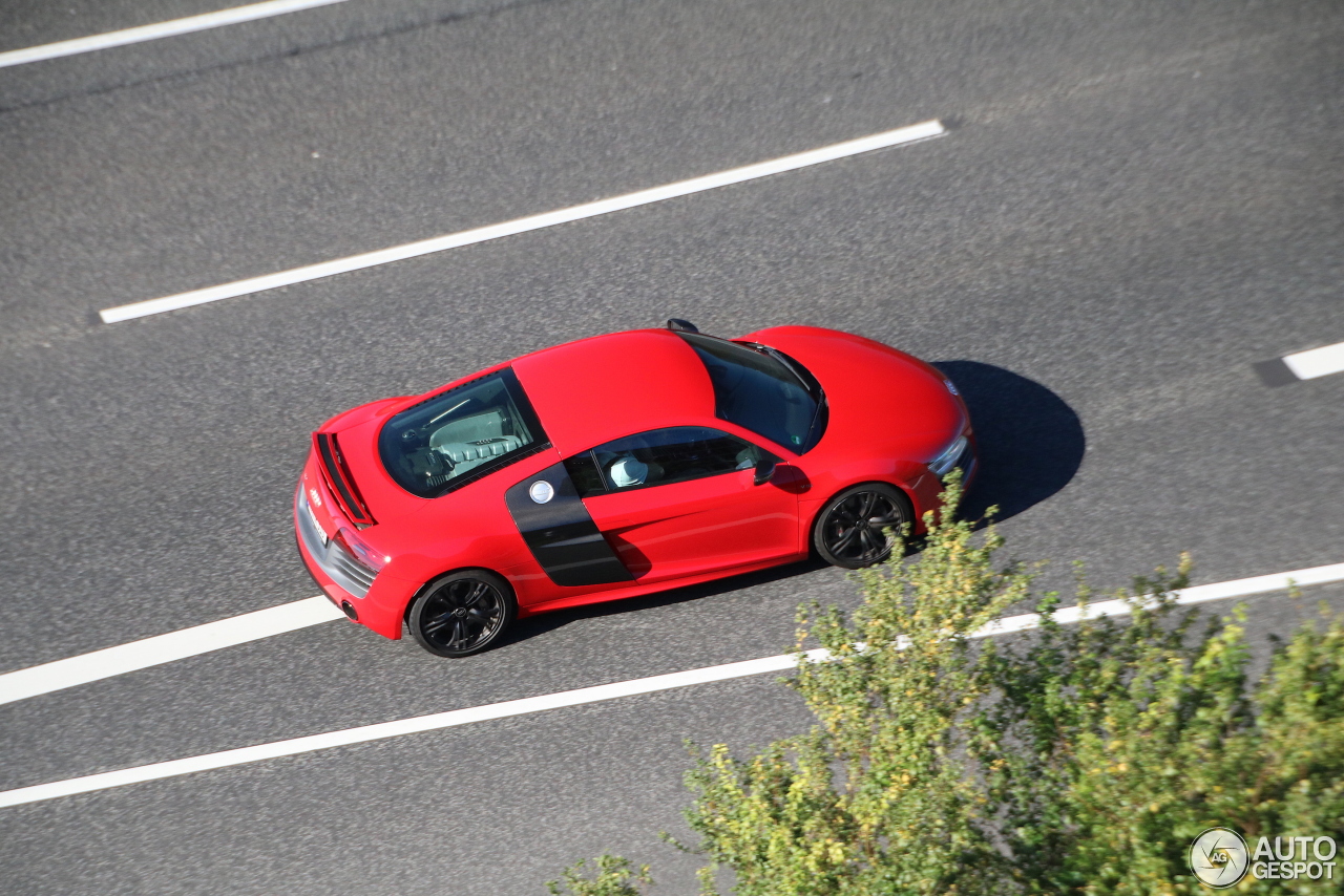 Audi R8 V10 Plus 2013