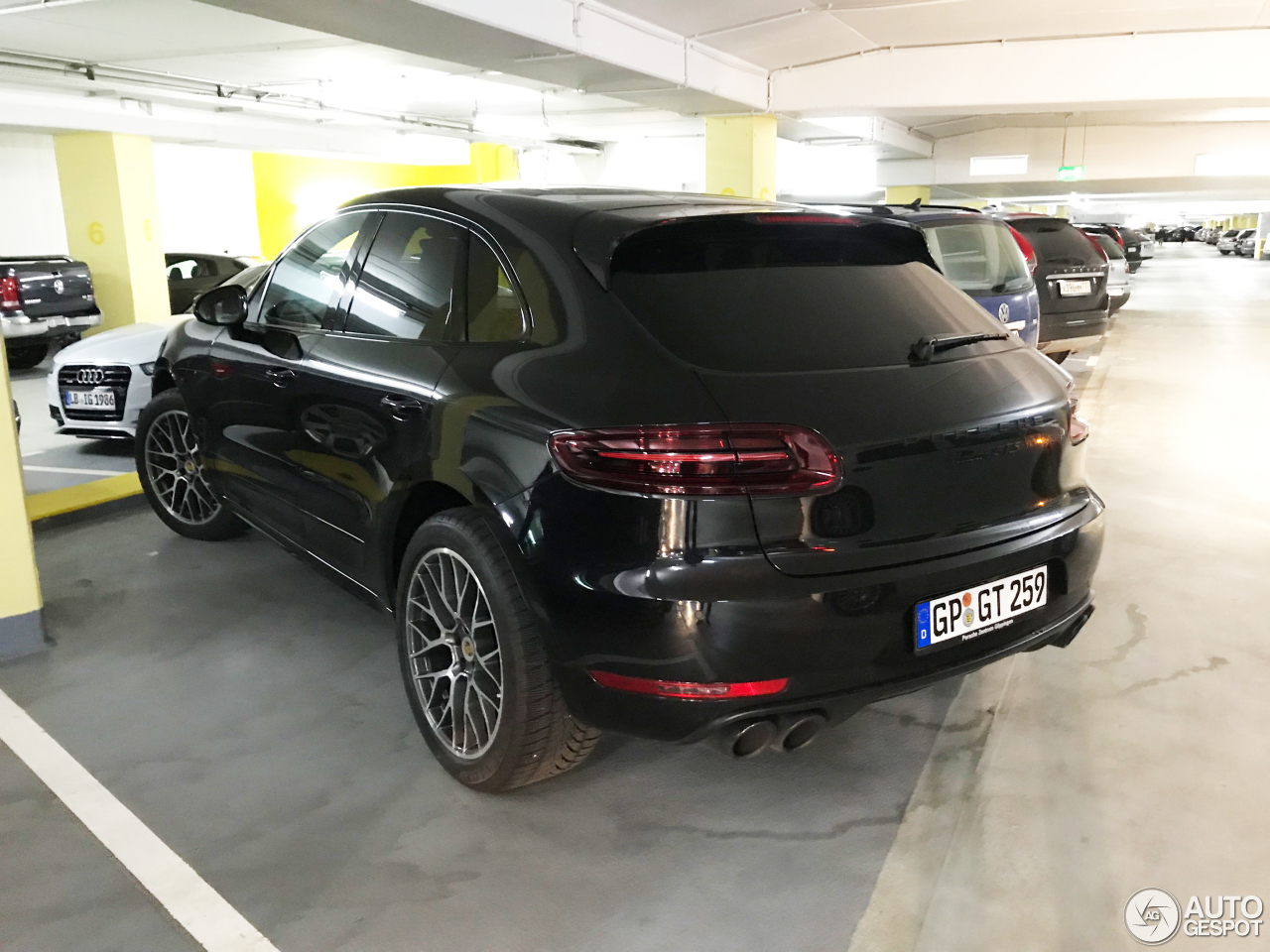 Porsche 95B Macan GTS