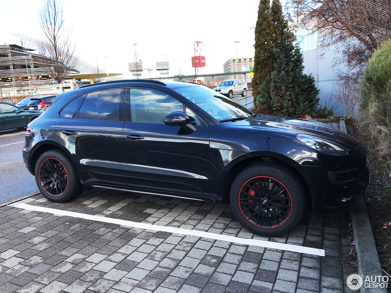 Porsche 95B Macan Turbo