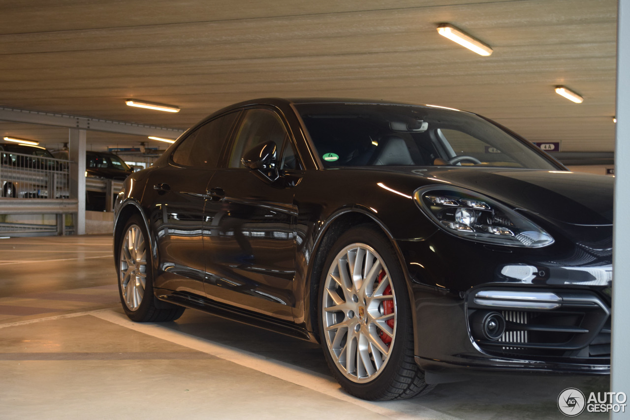 Porsche 971 Panamera Turbo