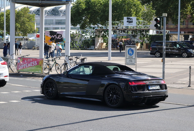 Audi R8 V10 Spyder 2016