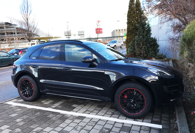 Porsche 95B Macan Turbo