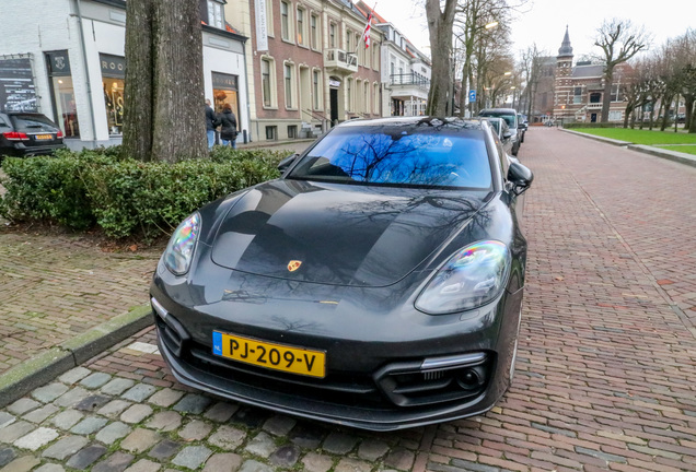 Porsche 971 Panamera Turbo S E-Hybrid