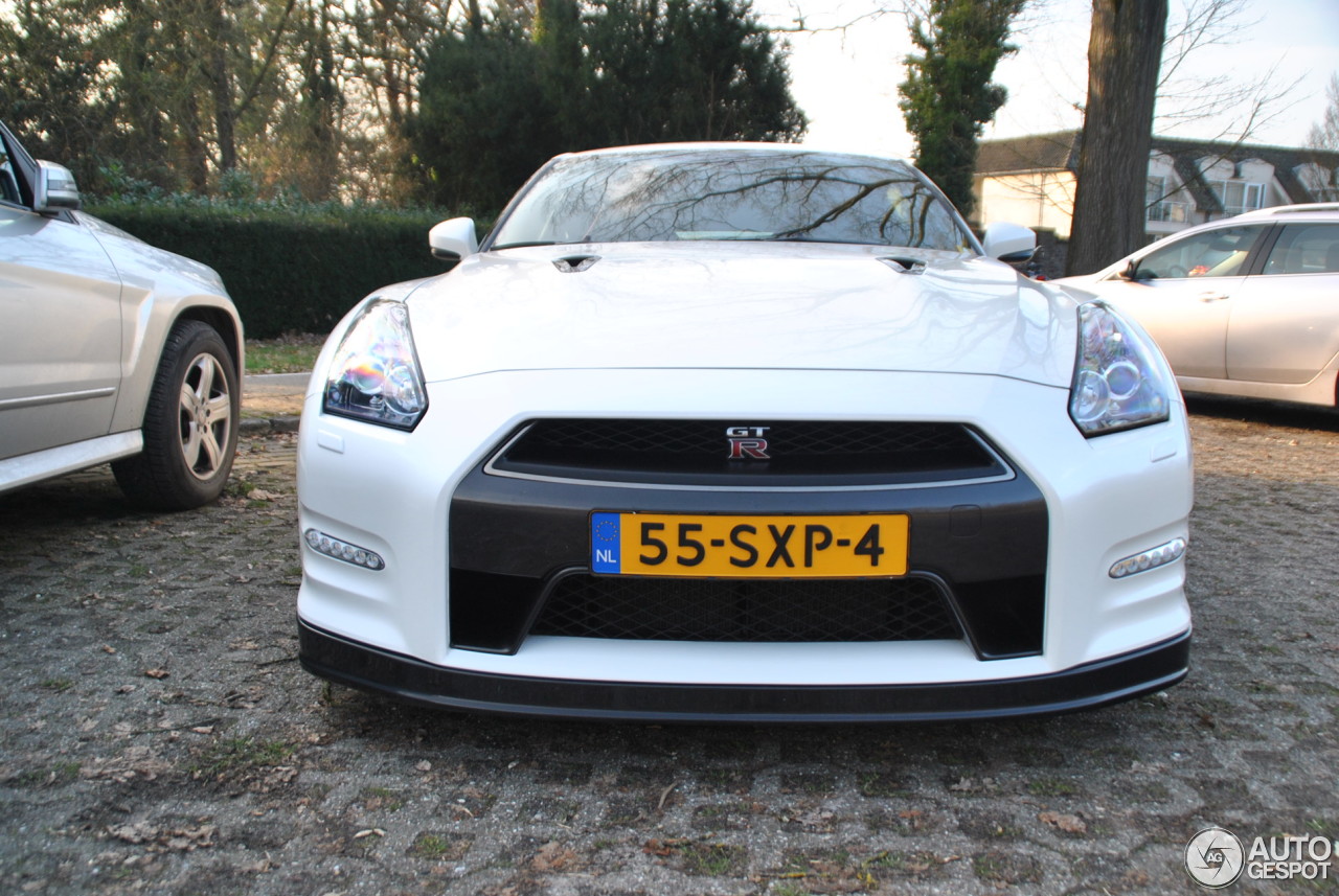 Nissan GT-R 2011