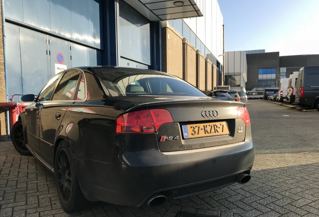 Audi RS4 Sedan