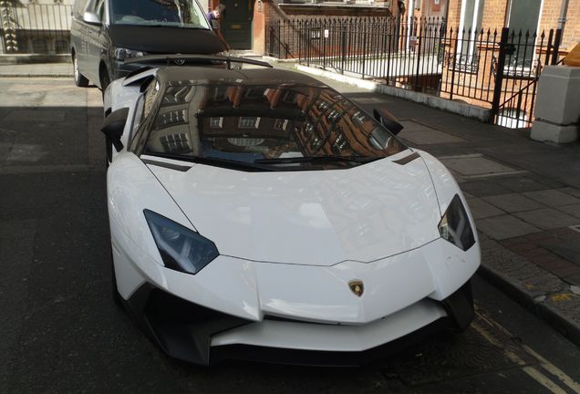 Lamborghini Aventador LP750-4 SuperVeloce Roadster