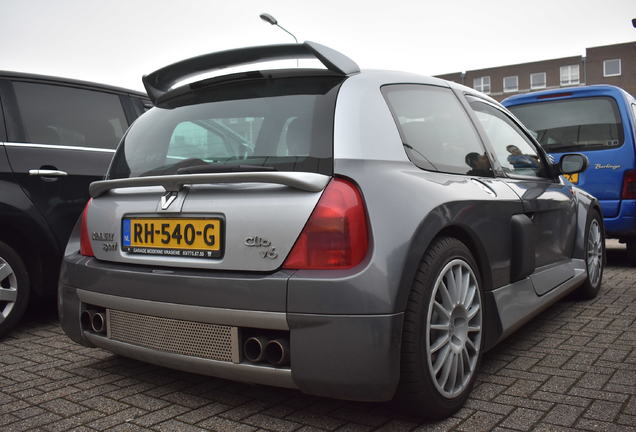 Renault Clio V6