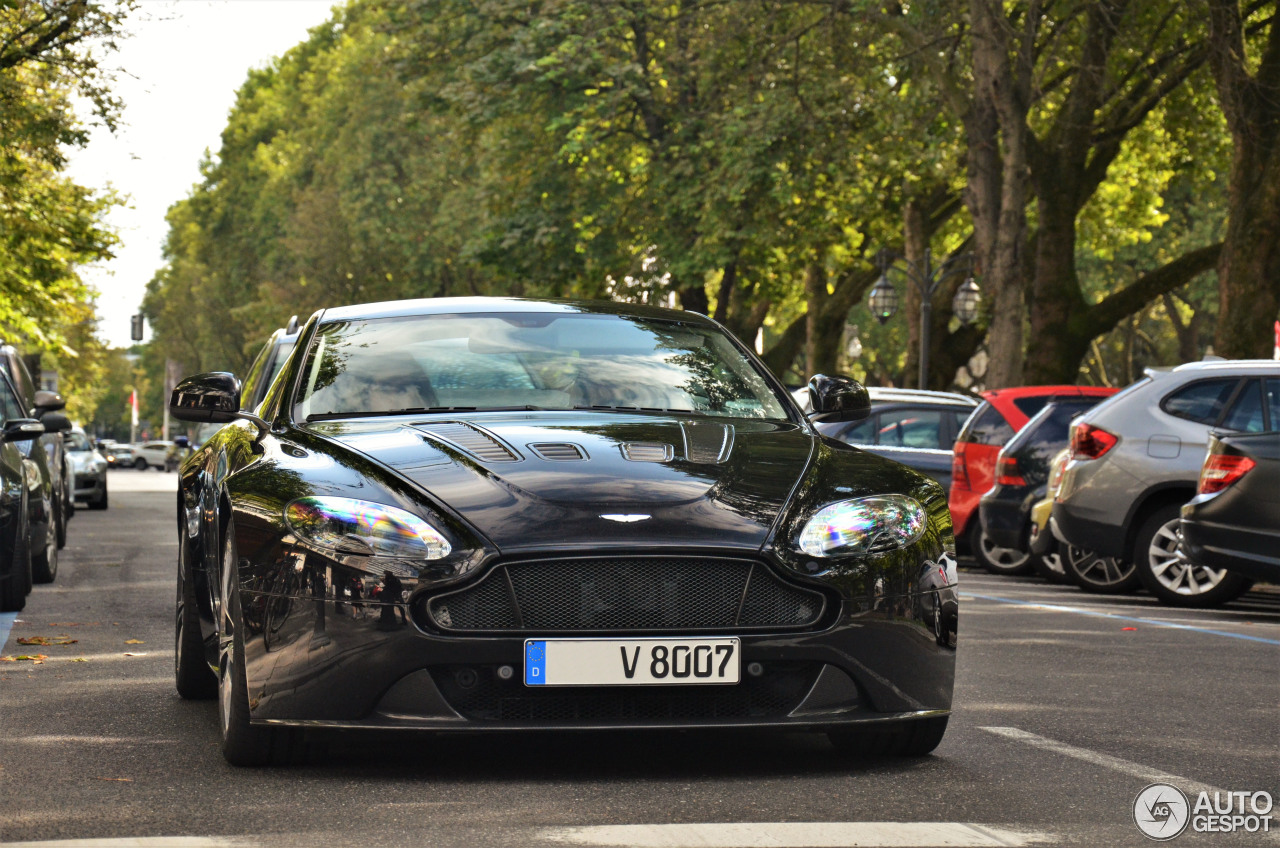 Aston Martin V12 Vantage S