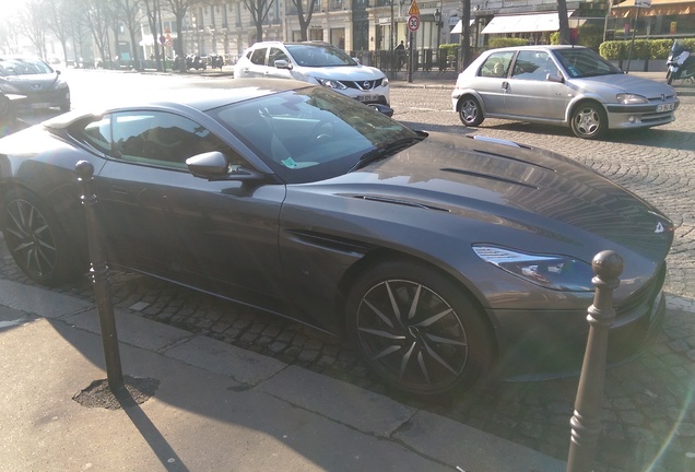 Aston Martin DB11