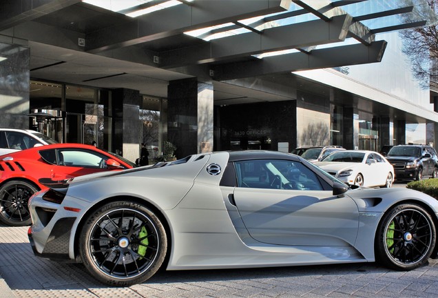 Porsche 918 Spyder Weissach Package