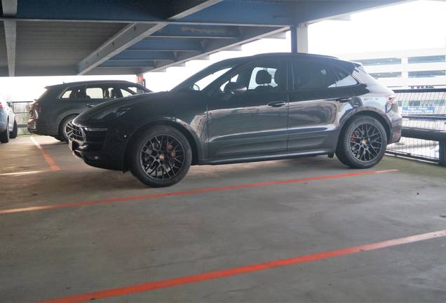 Porsche 95B Macan GTS