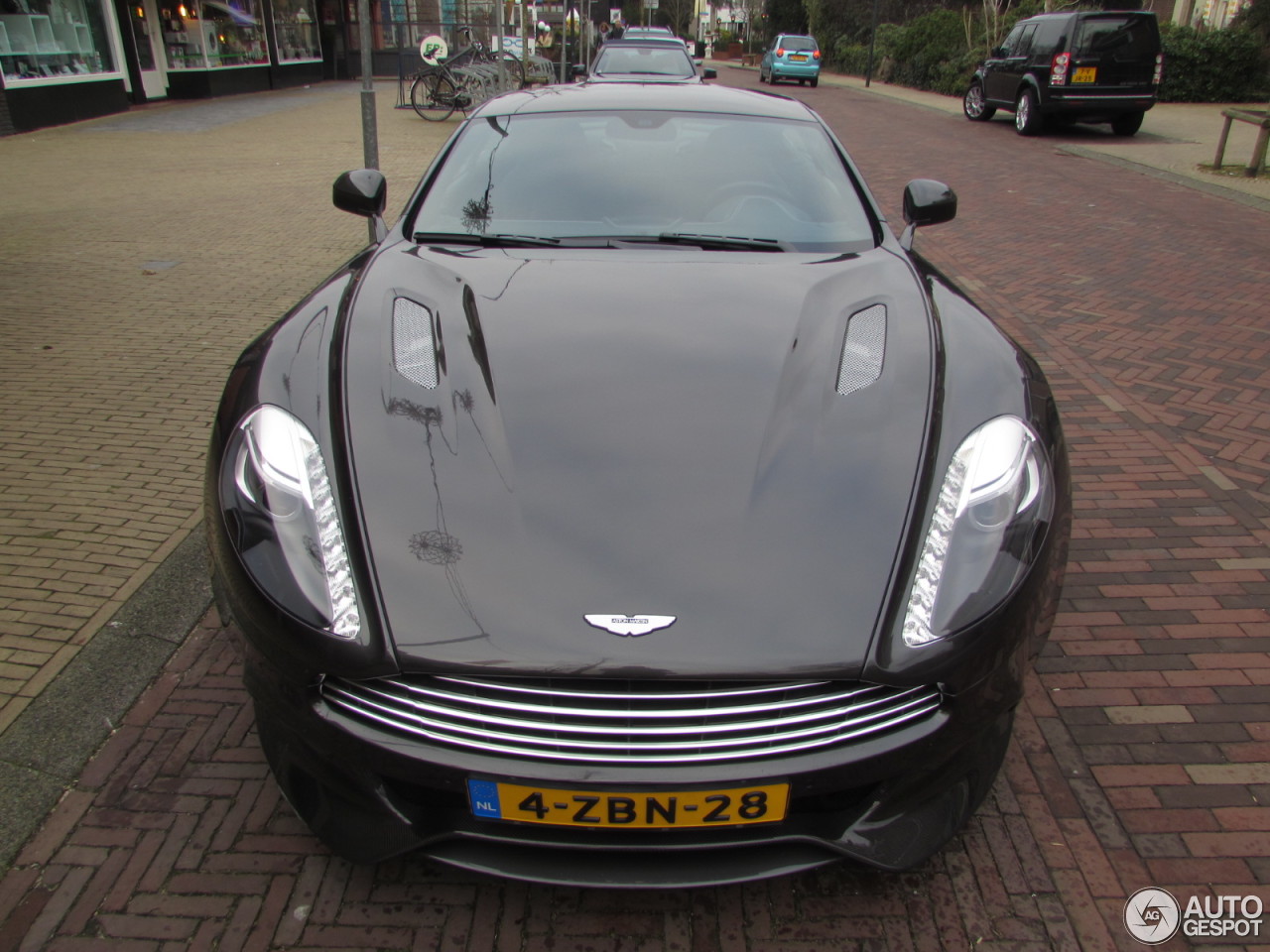 Aston Martin Vanquish 2013