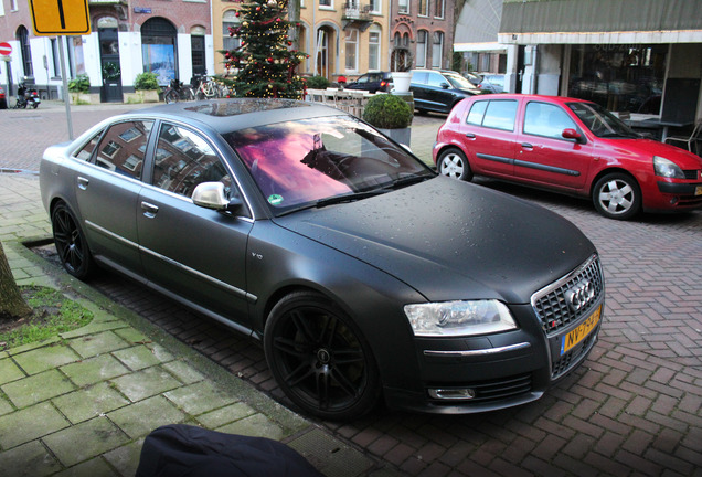 Audi S8 D3