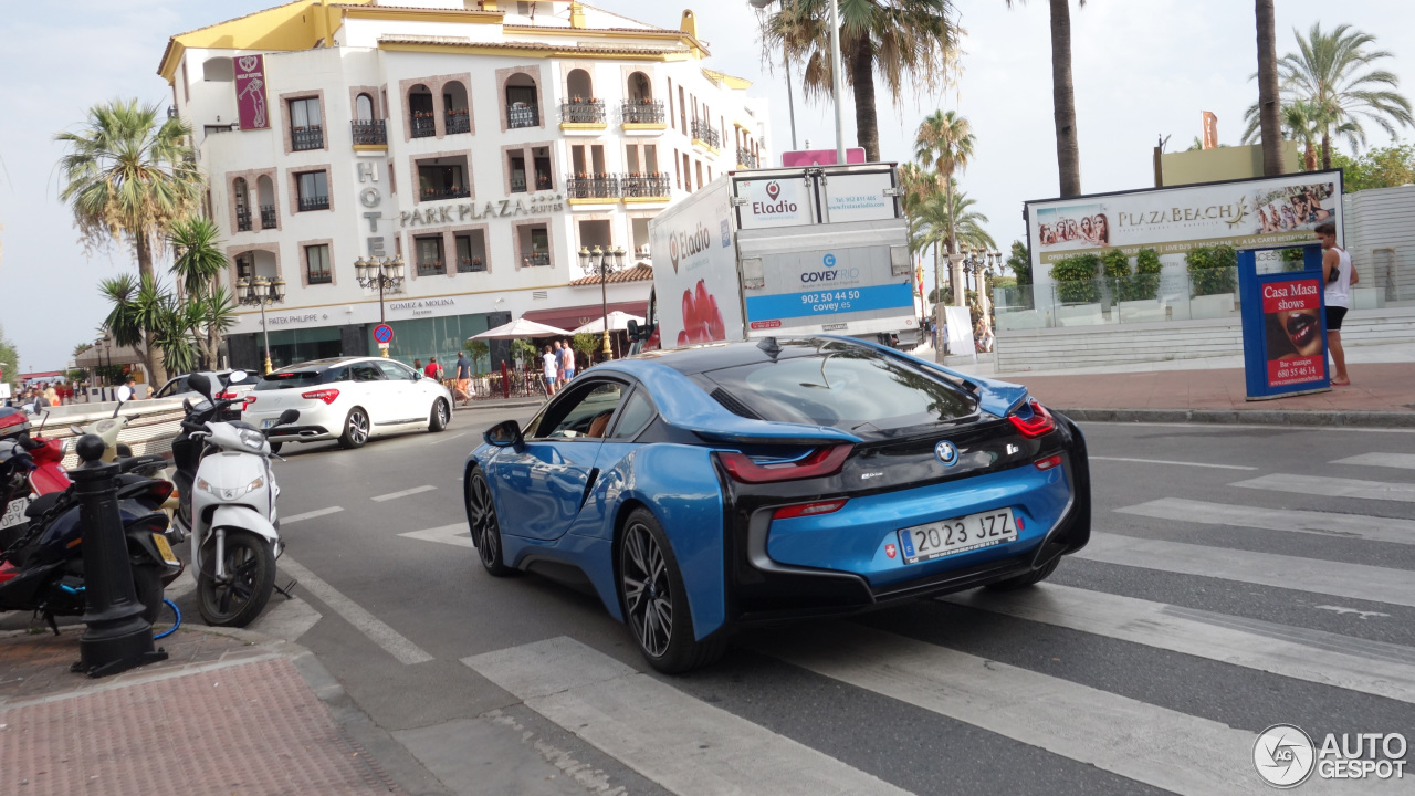 BMW i8