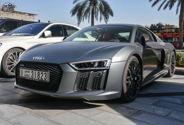 Audi R8 V10 Plus 2015