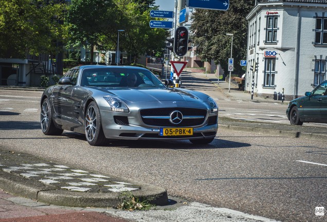 Mercedes-Benz SLS AMG