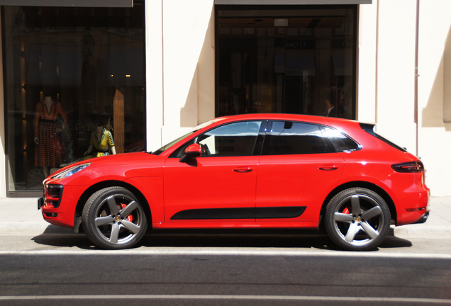 Porsche 95B Macan GTS