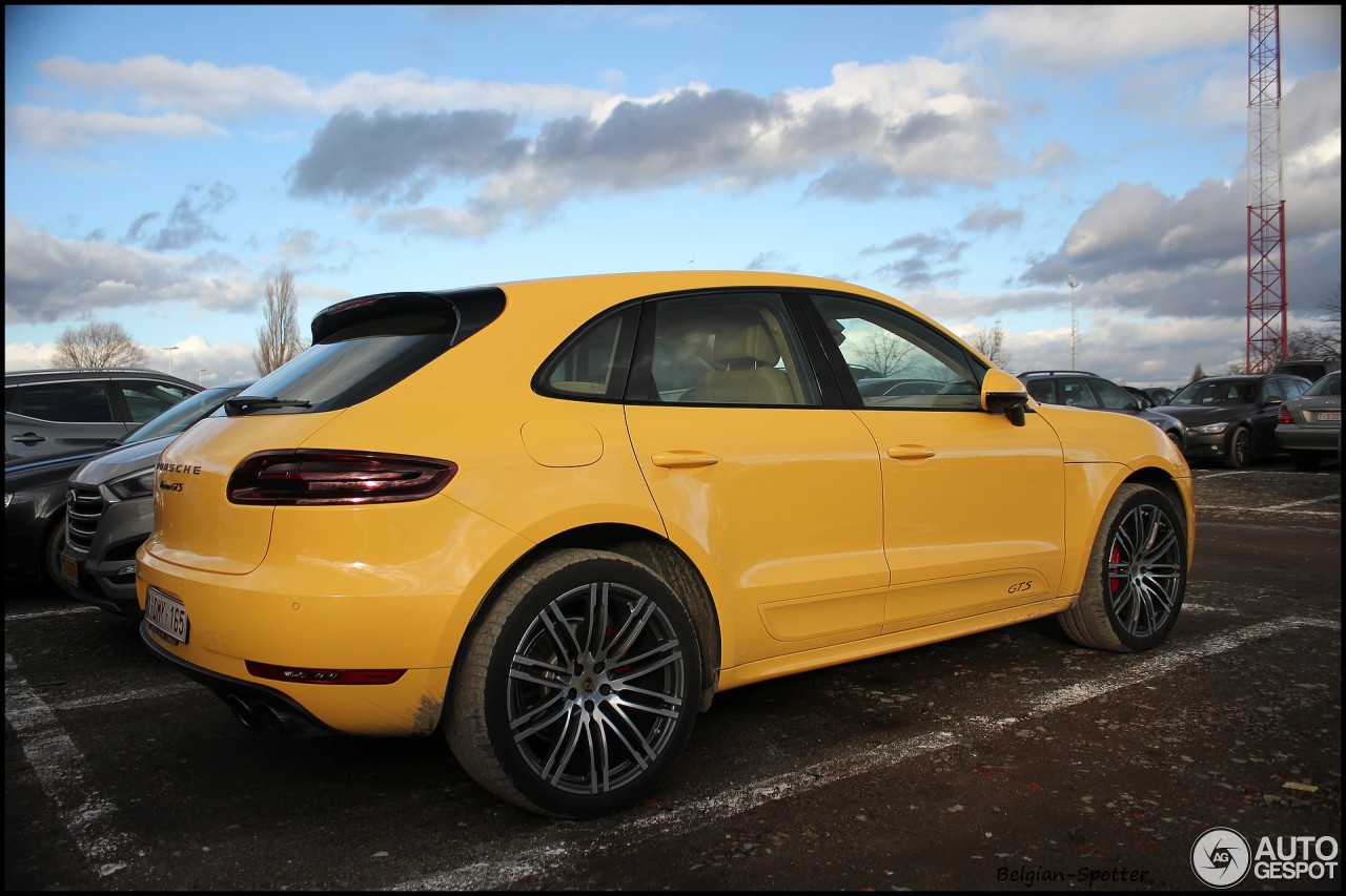 Porsche 95B Macan GTS