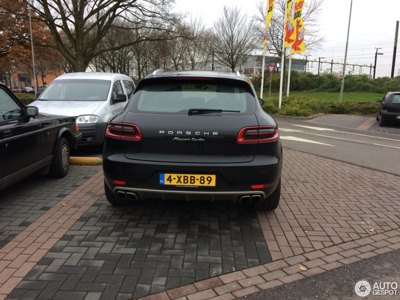 Porsche 95B Macan Turbo