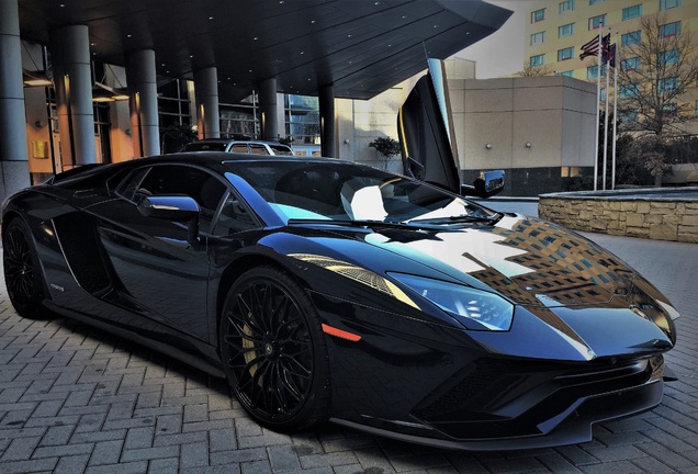 Lamborghini Aventador S LP740-4