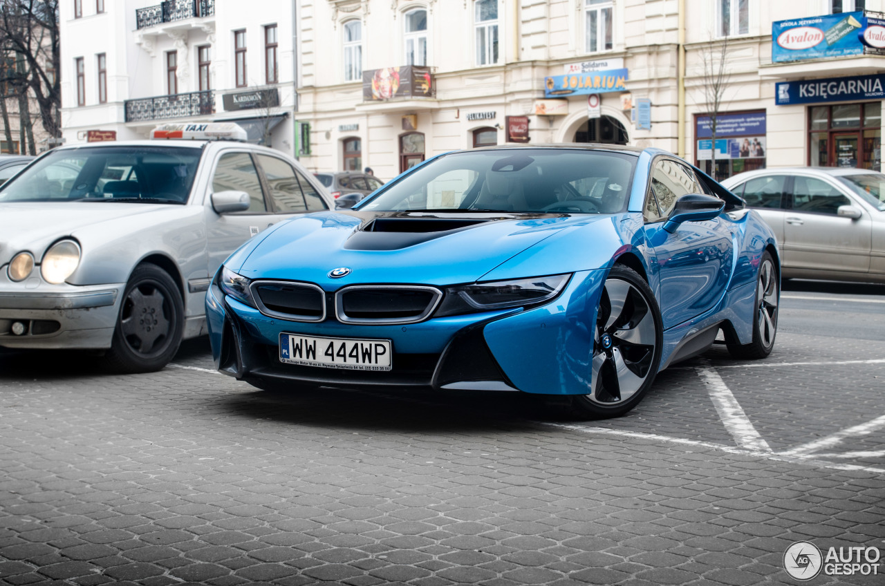 BMW i8